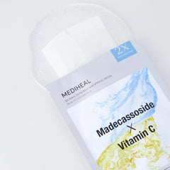 Mascarilla envolvente Derma Synergy para el cuidado tonificante con vitamina C y madecassoside X